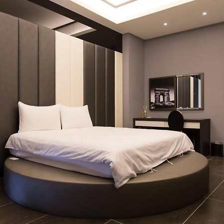 Bookline B&B Hualien City Ngoại thất bức ảnh