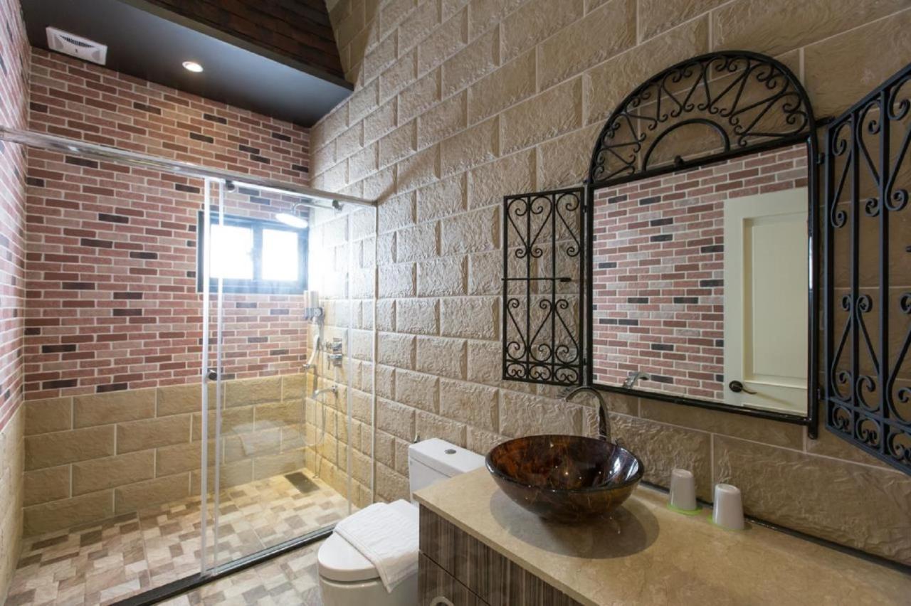 Bookline B&B Hualien City Ngoại thất bức ảnh