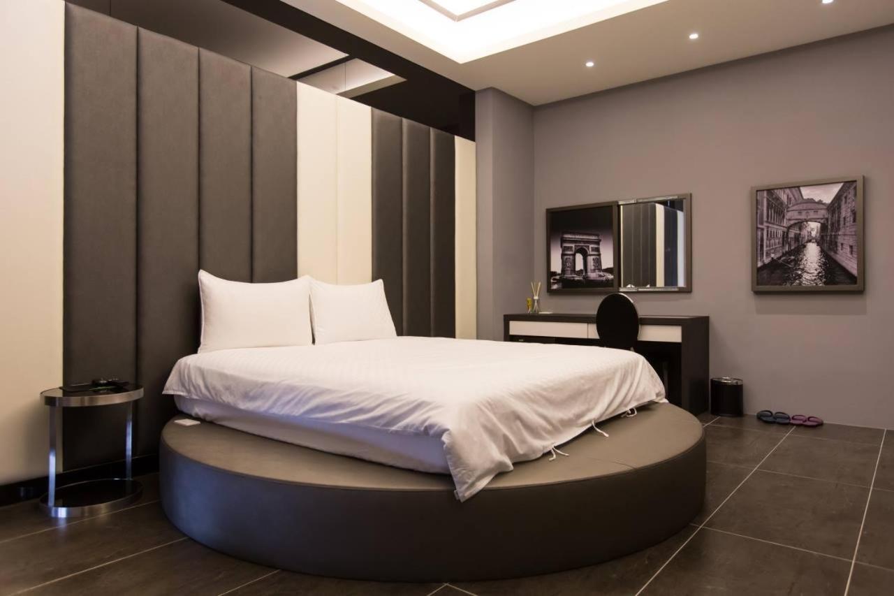 Bookline B&B Hualien City Ngoại thất bức ảnh